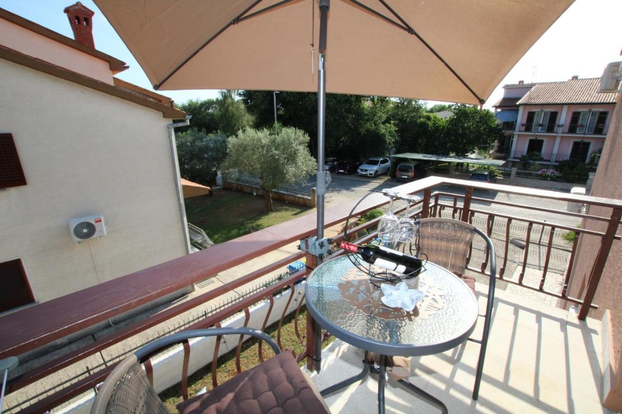 Blue Adria Suites Porec Exterior photo