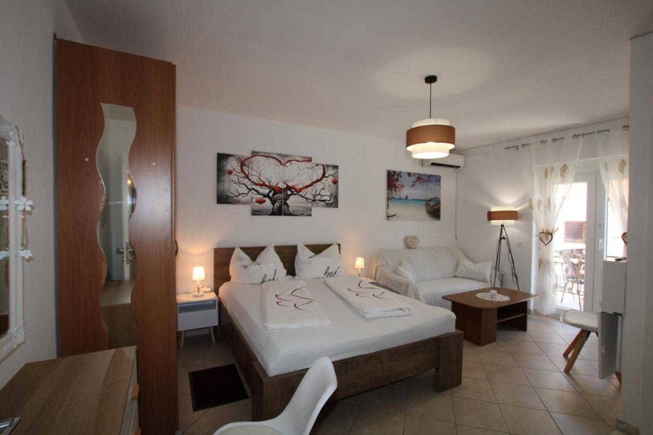 Blue Adria Suites Porec Exterior photo